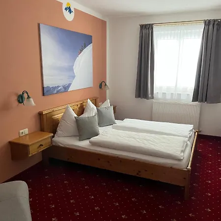 Solaria Hotell